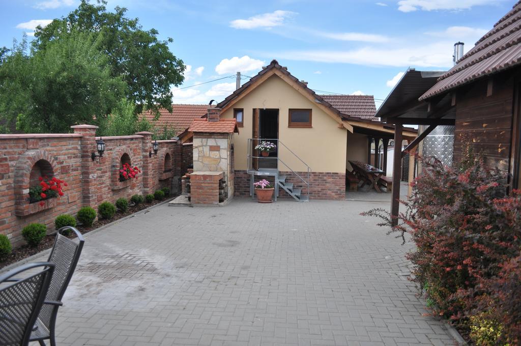 Zaječí Vinarstvi Herufek מראה חיצוני תמונה